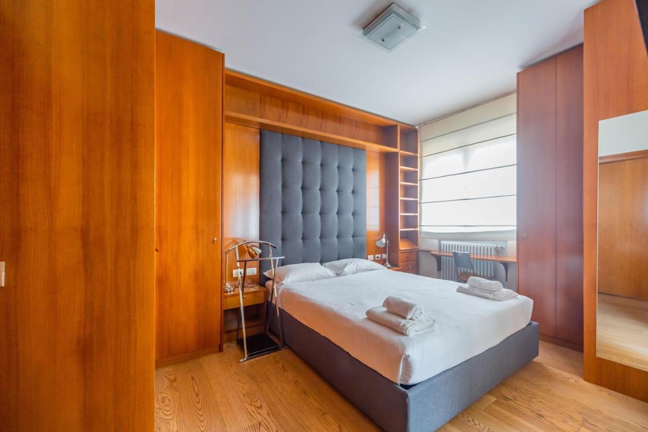 Cozy Apt - Corso Vercelli & Conciliazione M1 Milano Dış mekan fotoğraf